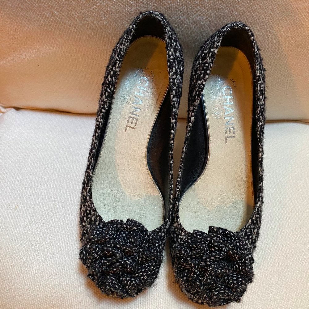 CHANEL TWEED FLATS SIZE 37